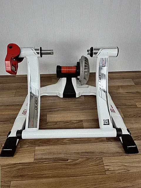 Elite Qubo Fluid Bike Trainer Indoor Cycling Trainer
