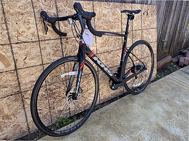 KHS Flite 700 Size Large - Ultralight Carbon Fiber Road Bike - New Never Ridden